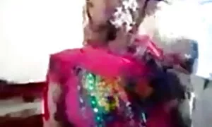 বাড়ীতে তৈরি শ্যামাঙ্গিণী চোধা চোদি অপেশাদার বাঁড়ার রস খাবার