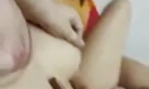 মেয়েদের হস্তমৈথুন ছোট মেয়েদের চোদা চুদির ভিডিও মাই এর স্বর্ণকেশী
