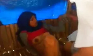 ঝরনা, প্রসাব করা, চদা চদি ভিডিও প্রতিমা