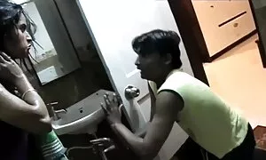 সুন্দরী বালিকা বাংলা দেশের চোদা