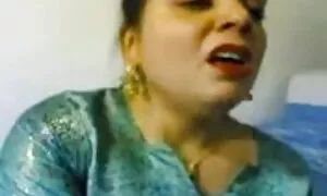 মোটা 50 বছর বয়সী নারী যৌনসঙ্গম চুদা চুদির ভিডিও দেখাও একটি অল্পবয়স্ক বেশ্যা মধ্যে সব গর্ত